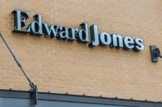Edward Jones exterior sign at Bluhawk