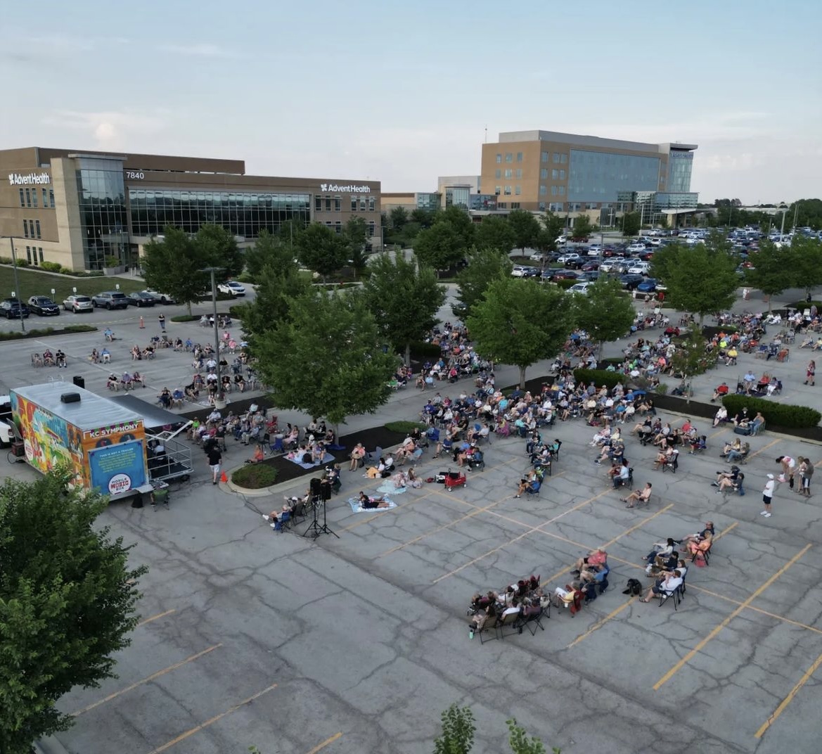 KANSAS CITY SYMPHONY MUSIC BOX OUTDOOR CONCERT Bluhawk